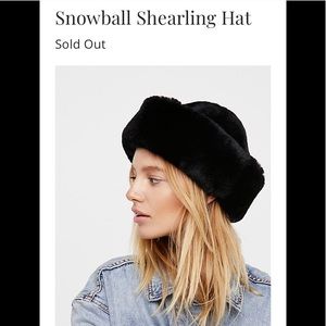 NWOT Free People Snowball Shearling Hat Black